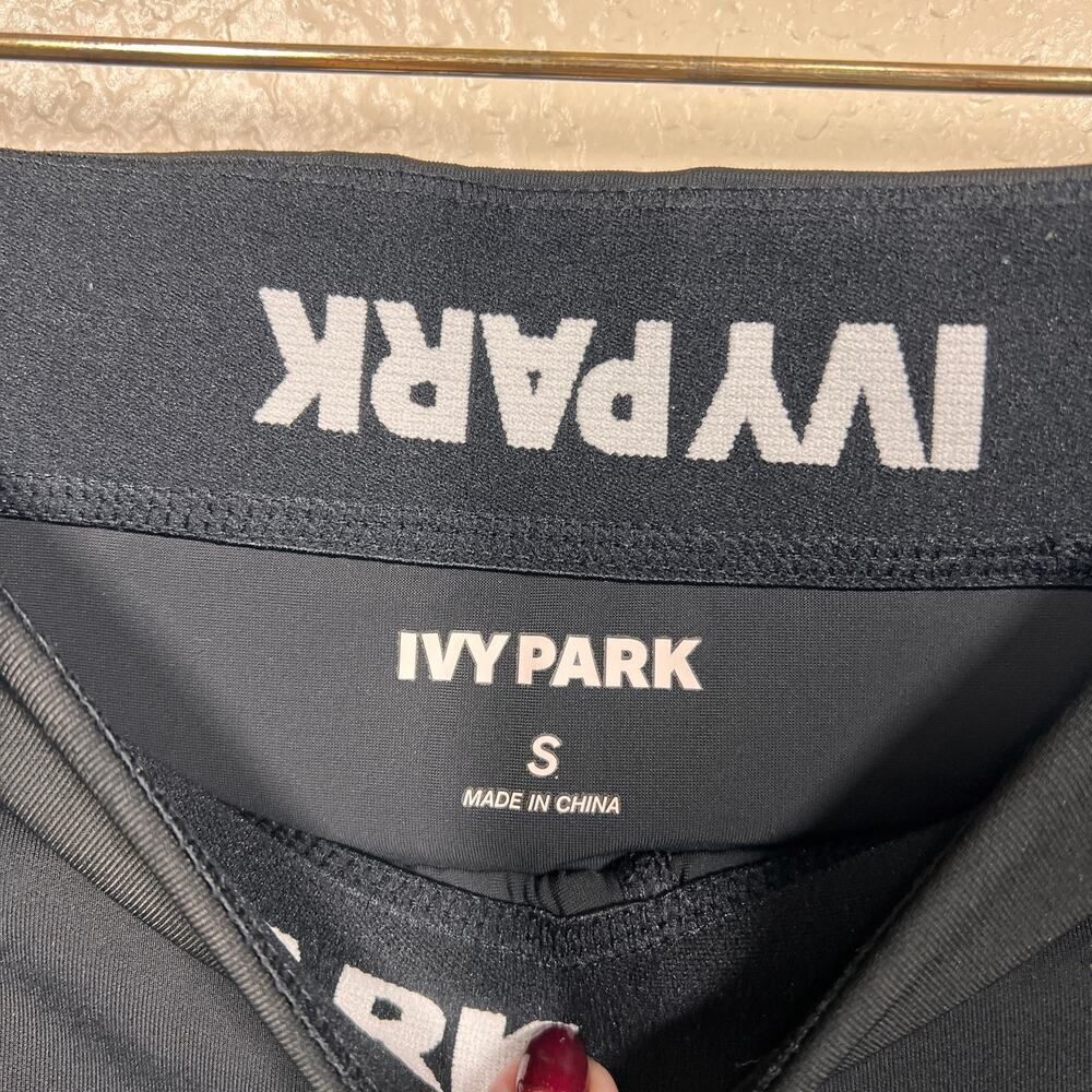 Ivy Park black Women's Workout Pants Leggings Size S  tights back middle pocket